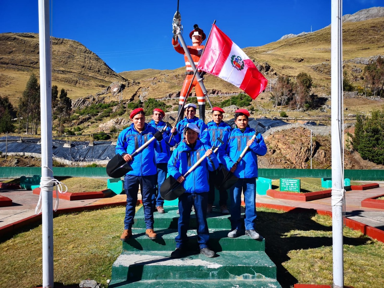 Equipo y operación de GRUPO COMASEG S.A.C.